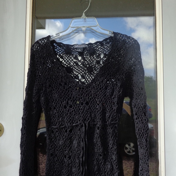 Tops - 💜$5ifBundle3+ boho black crochet like top S